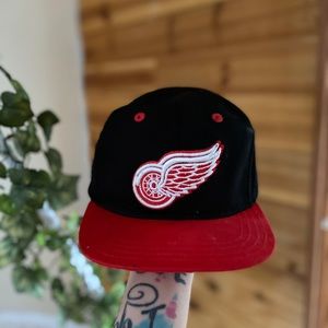 OFFICIAL NHL RED WINGS INFANT/TOLDDER “snap back”